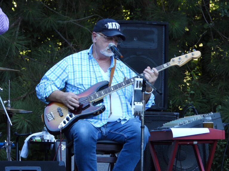 Travis Yates HM1 Ret. Singer - Songwriter - Guitarist - Bassist